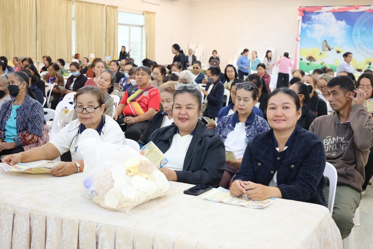 โครงการฝึกอบรมอาชีพ สร้างทักษะ-สร้างรายได้ “การทำดอกไม้จันทน์”